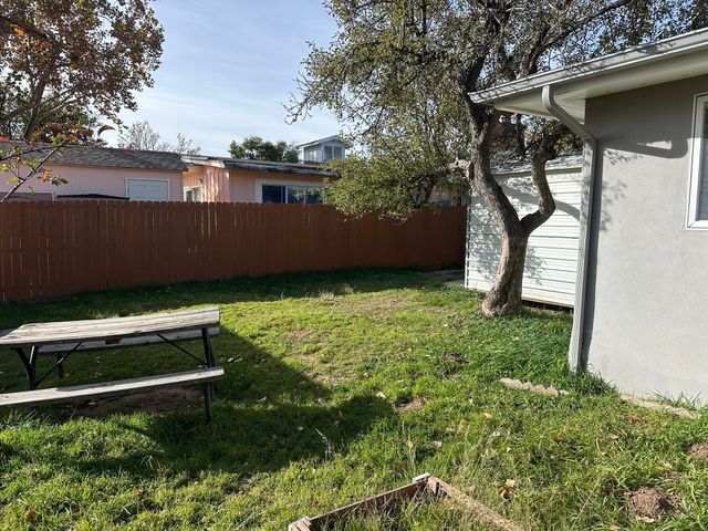 1335 Sage Loop, Los Alamos, NM 87544