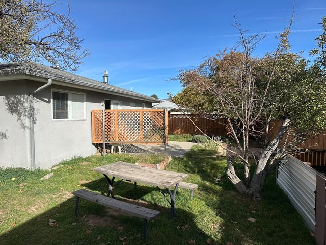 1335 Sage Loop, Los Alamos, NM 87544