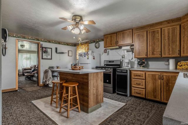 235 W Middlebury Street, Shipshewana, IN 46565