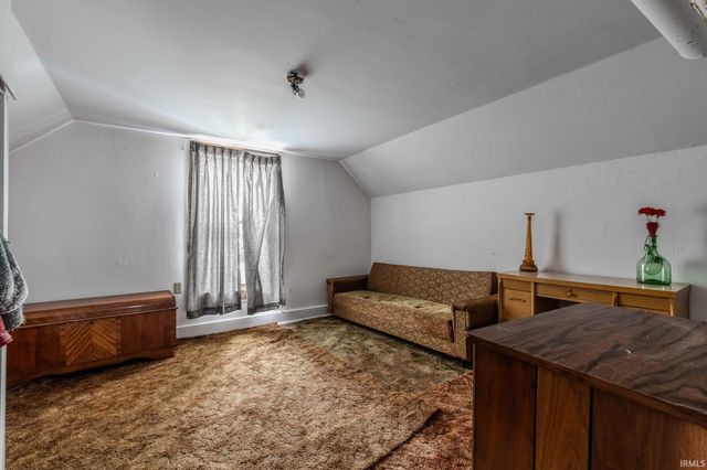 235 W Middlebury Street, Shipshewana, IN 46565