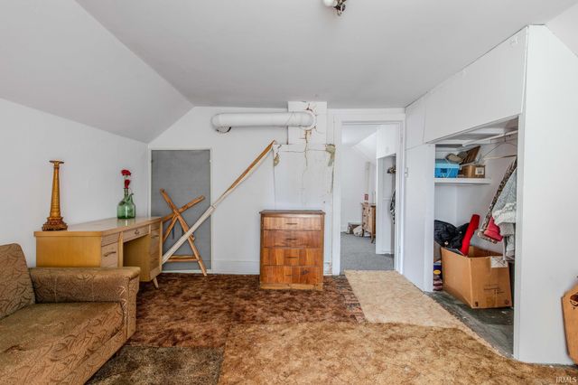 235 W Middlebury Street, Shipshewana, IN 46565