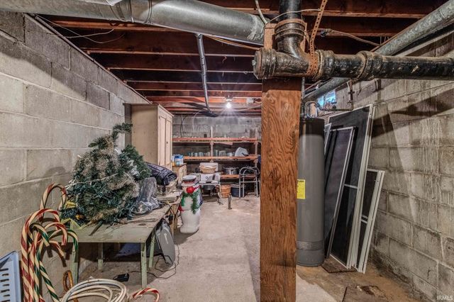 235 W Middlebury Street, Shipshewana, IN 46565