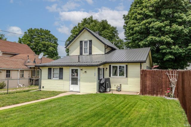 235 W Middlebury Street, Shipshewana, IN 46565