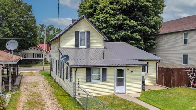 235 W Middlebury Street, Shipshewana, IN 46565