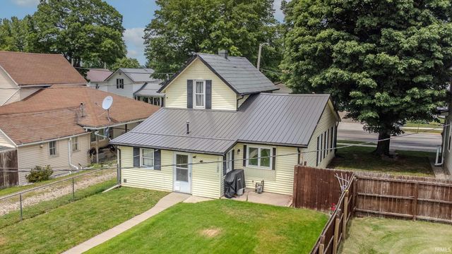 235 W Middlebury Street, Shipshewana, IN 46565