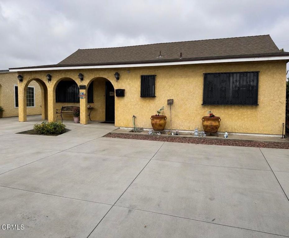 Image 1 of property listing at 1214 S Ventura Road, Oxnard, CA 93033