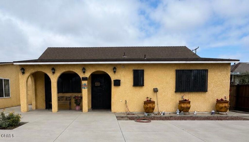 Image 2 of property listing at 1214 S Ventura Road, Oxnard, CA 93033