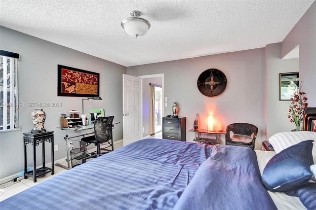 337 Ives Dairy Road 12, Miami, FL 33179