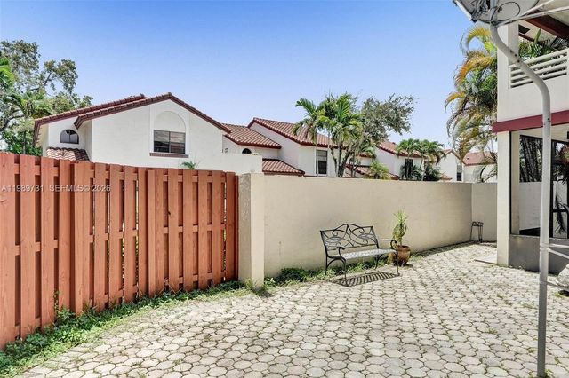 337 Ives Dairy Road 12, Miami, FL 33179