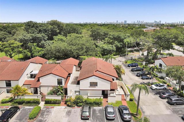 337 Ives Dairy Road 12, Miami, FL 33179