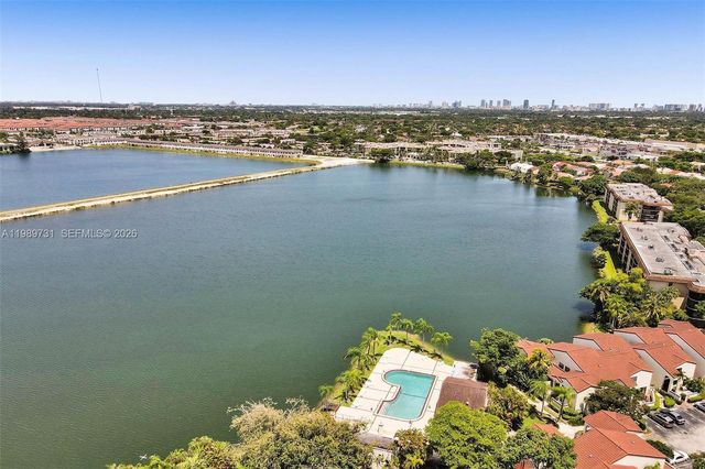 337 Ives Dairy Road 12, Miami, FL 33179
