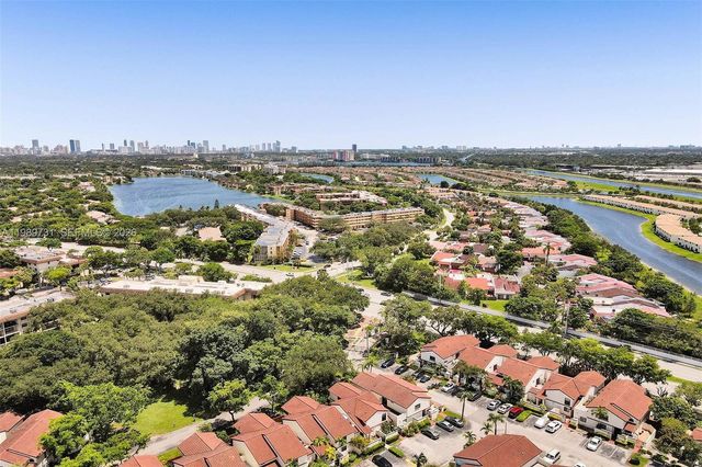 337 Ives Dairy Road 12, Miami, FL 33179