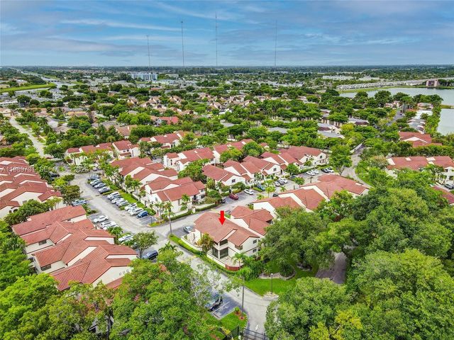 337 Ives Dairy Road 12, Miami, FL 33179