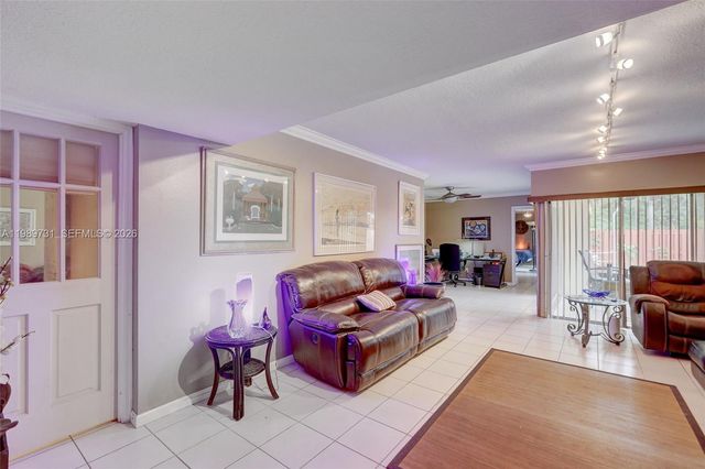 337 Ives Dairy Road 12, Miami, FL 33179