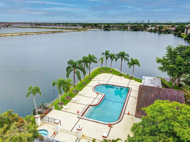 337 Ives Dairy Road 12, Miami, FL 33179