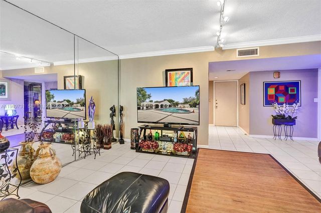 337 Ives Dairy Road 12, Miami, FL 33179