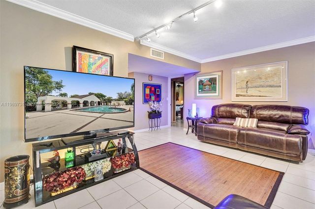 337 Ives Dairy Road 12, Miami, FL 33179