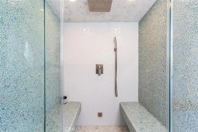 7403 El Manor Avenue, Los Angeles, CA 90045