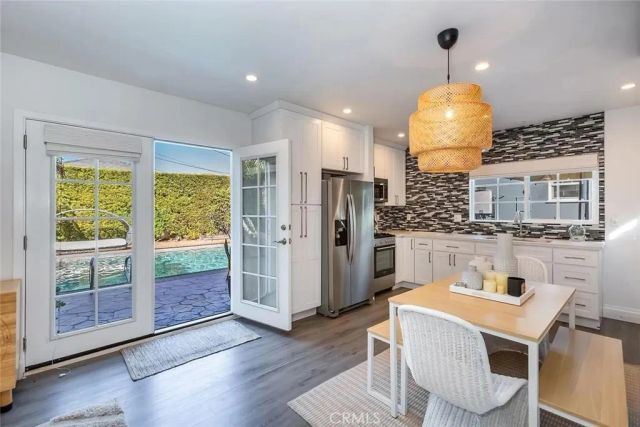 7403 El Manor Avenue, Los Angeles, CA 90045