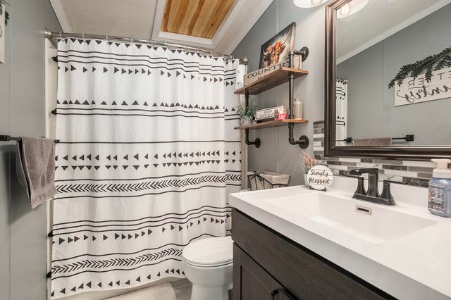 8861 S Big Buck Lane, Newaygo, MI 49337