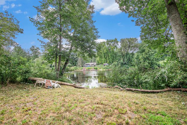 8861 S Big Buck Lane, Newaygo, MI 49337