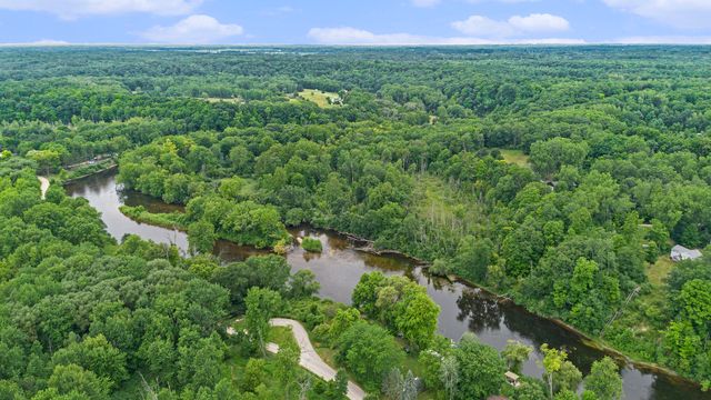 8861 S Big Buck Lane, Newaygo, MI 49337