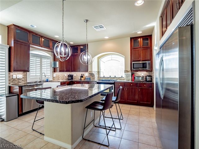 8104 Russell Creek Court, Las Vegas, NV 89139