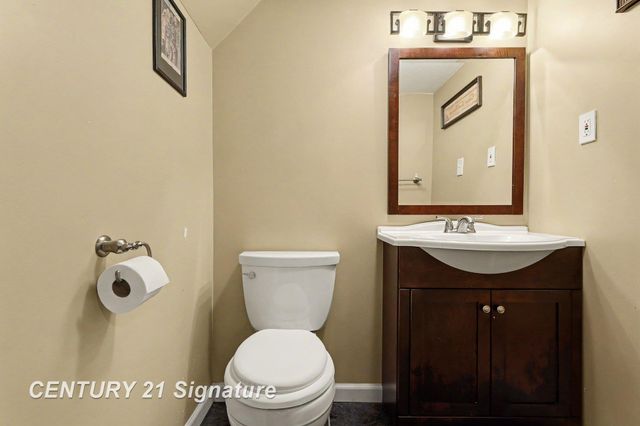 1375 Lathrup Park, Saginaw Twp, MI 48638