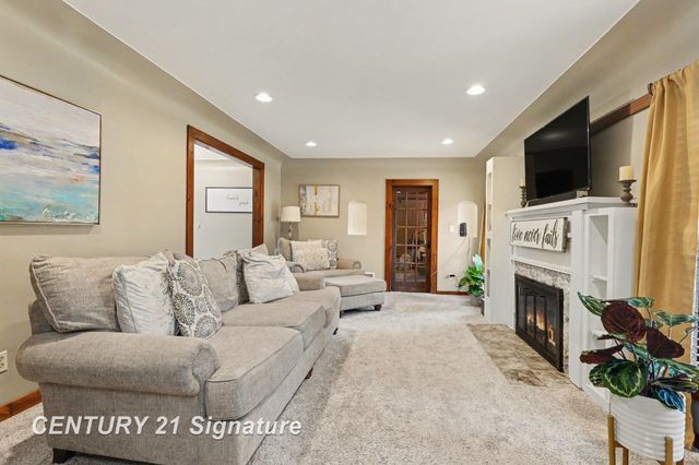 1375 Lathrup Park, Saginaw Twp, MI 48638