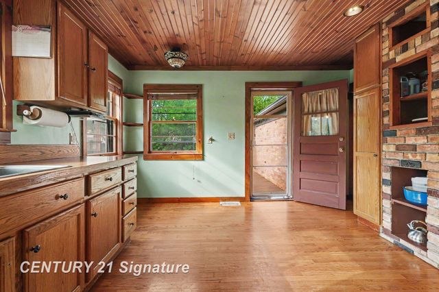 1375 Lathrup Park, Saginaw Twp, MI 48638