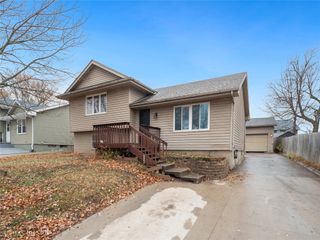 3214 SE 20th Street, Des Moines, IA 50320