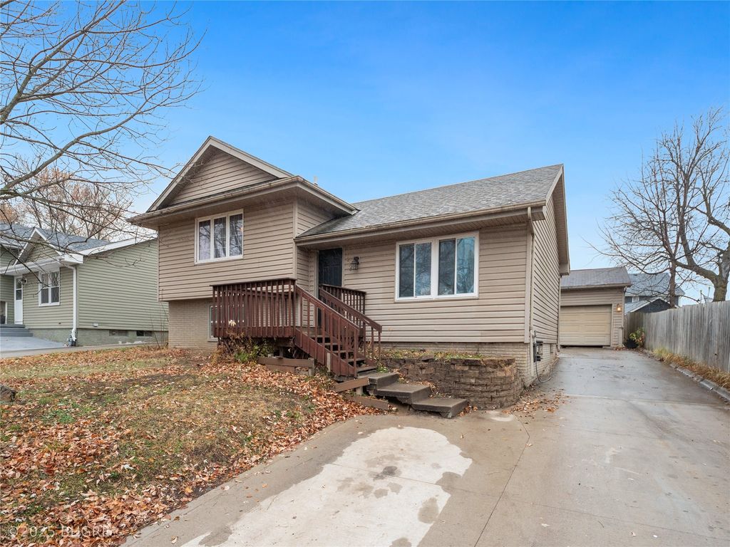 3214 SE 20th Street, Des Moines, IA 50320