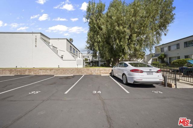 18515 Mayall Street J, Northridge (los Angeles), CA 91324