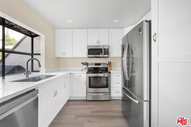 18515 Mayall Street J, Northridge (los Angeles), CA 91324