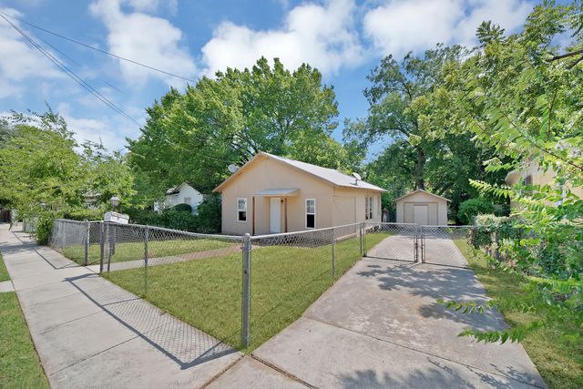 515 Woodrow Avenue, Fort Worth, TX 76105