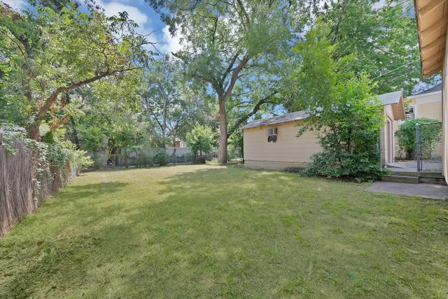 515 Woodrow Avenue, Fort Worth, TX 76105
