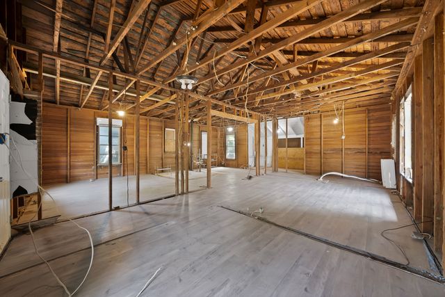 515 Woodrow Avenue, Fort Worth, TX 76105