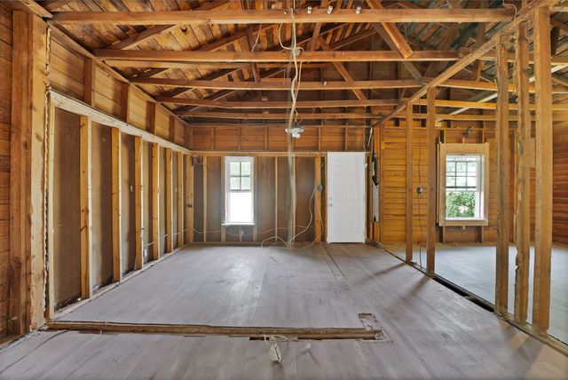 515 Woodrow Avenue, Fort Worth, TX 76105