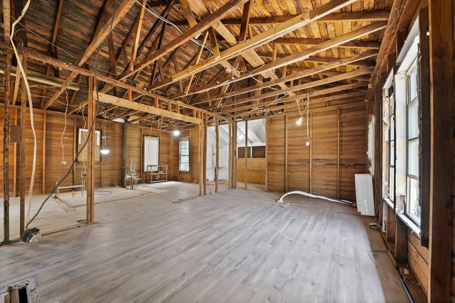 515 Woodrow Avenue, Fort Worth, TX 76105