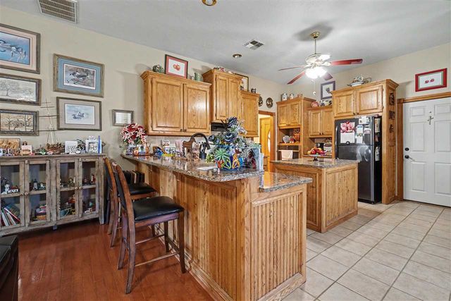 14 NW Stonebrook Dr, Lawton, OK 73505