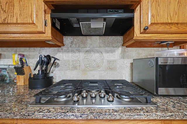 14 NW Stonebrook Dr, Lawton, OK 73505