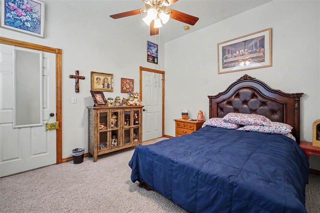 14 NW Stonebrook Dr, Lawton, OK 73505