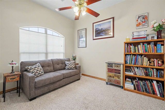 14 NW Stonebrook Dr, Lawton, OK 73505