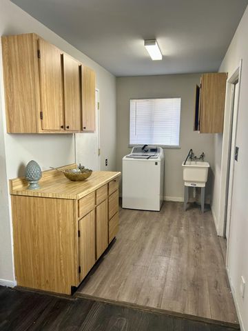 337 Acacia St, Lodi, CA 95240