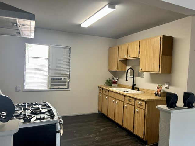 337 Acacia St, Lodi, CA 95240