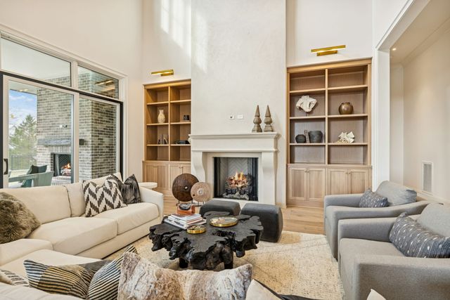 8864 Edgecomb Dr, College Grove, TN 37046