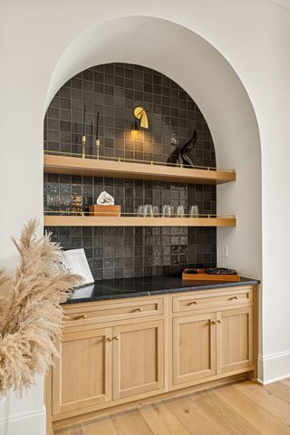 8864 Edgecomb Dr, College Grove, TN 37046