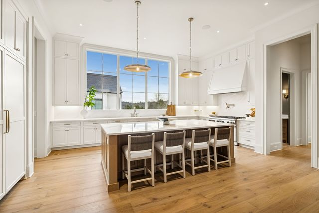 8864 Edgecomb Dr, College Grove, TN 37046