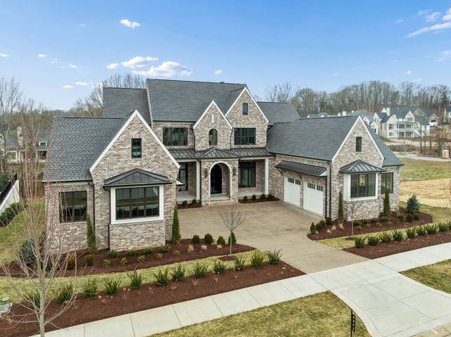 8864 Edgecomb Dr, College Grove, TN 37046