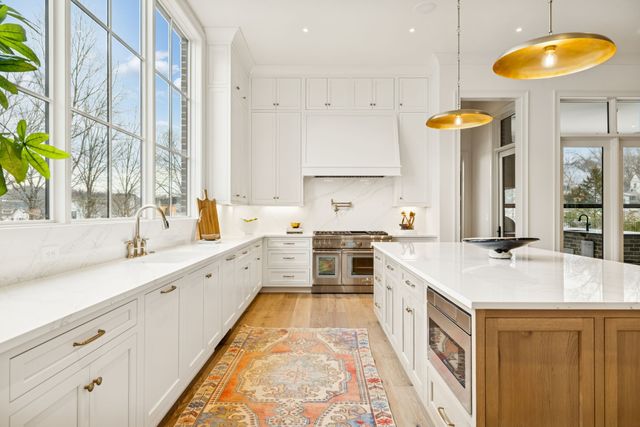 8864 Edgecomb Dr, College Grove, TN 37046